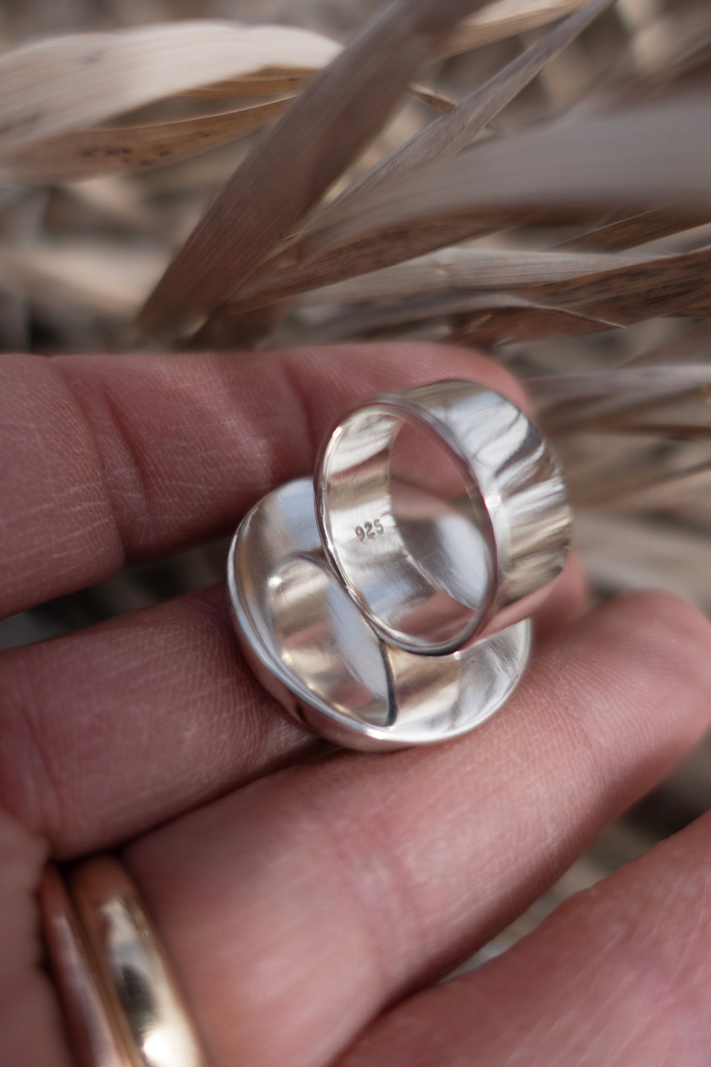 Large Round White Buffalo size 6.5 Ring